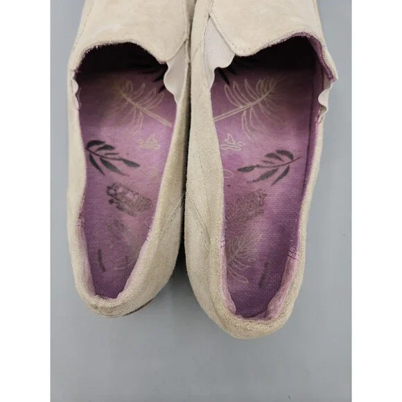 Columbia Women's Slip On  Comfort Loafer Shoes Suede Sz 10 Beige Casual Walk - Picture 10 of 11